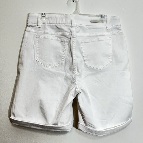 Soft Surroundings Stretch Denim Pull On 8" Inseam Relaxed Shorts Sz M White - Picture 2 of 4